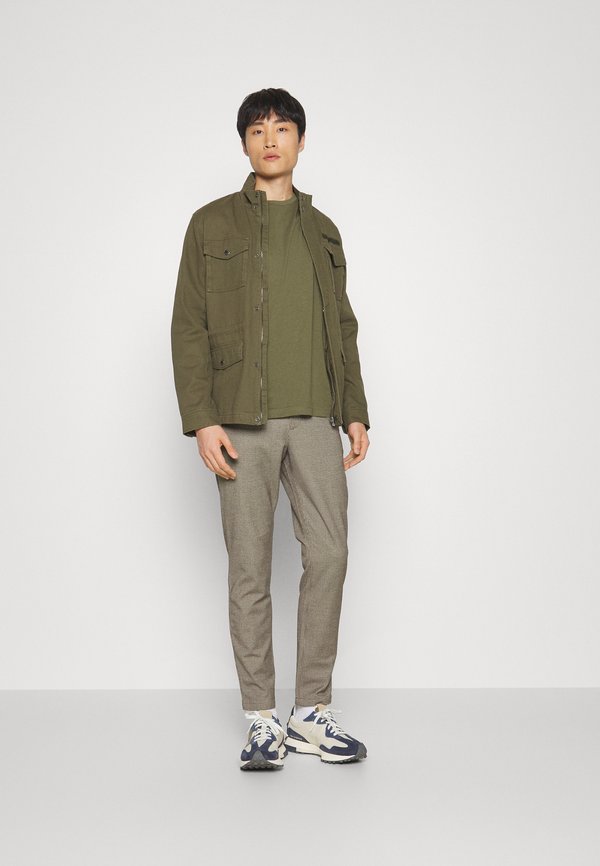 SHIELD - Basic T-shirt4