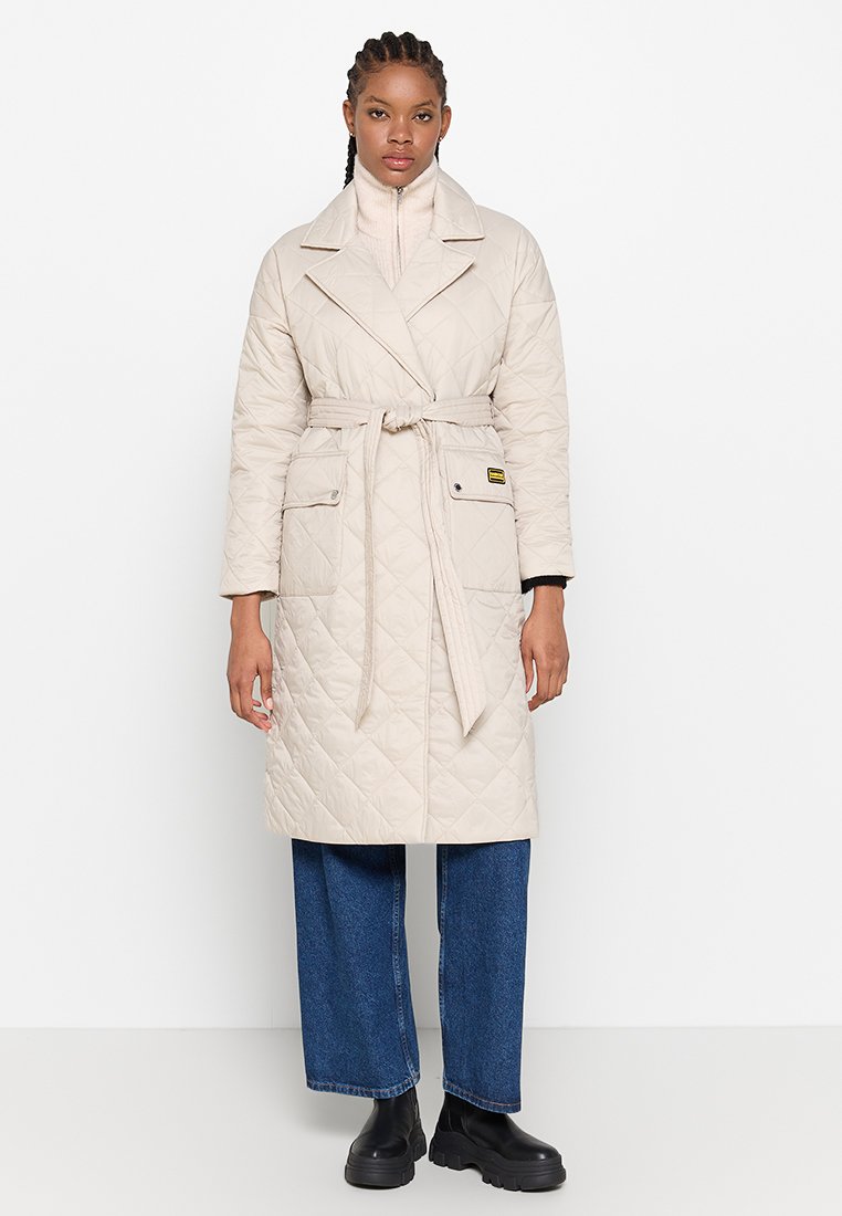 Barbour International Mantel wit