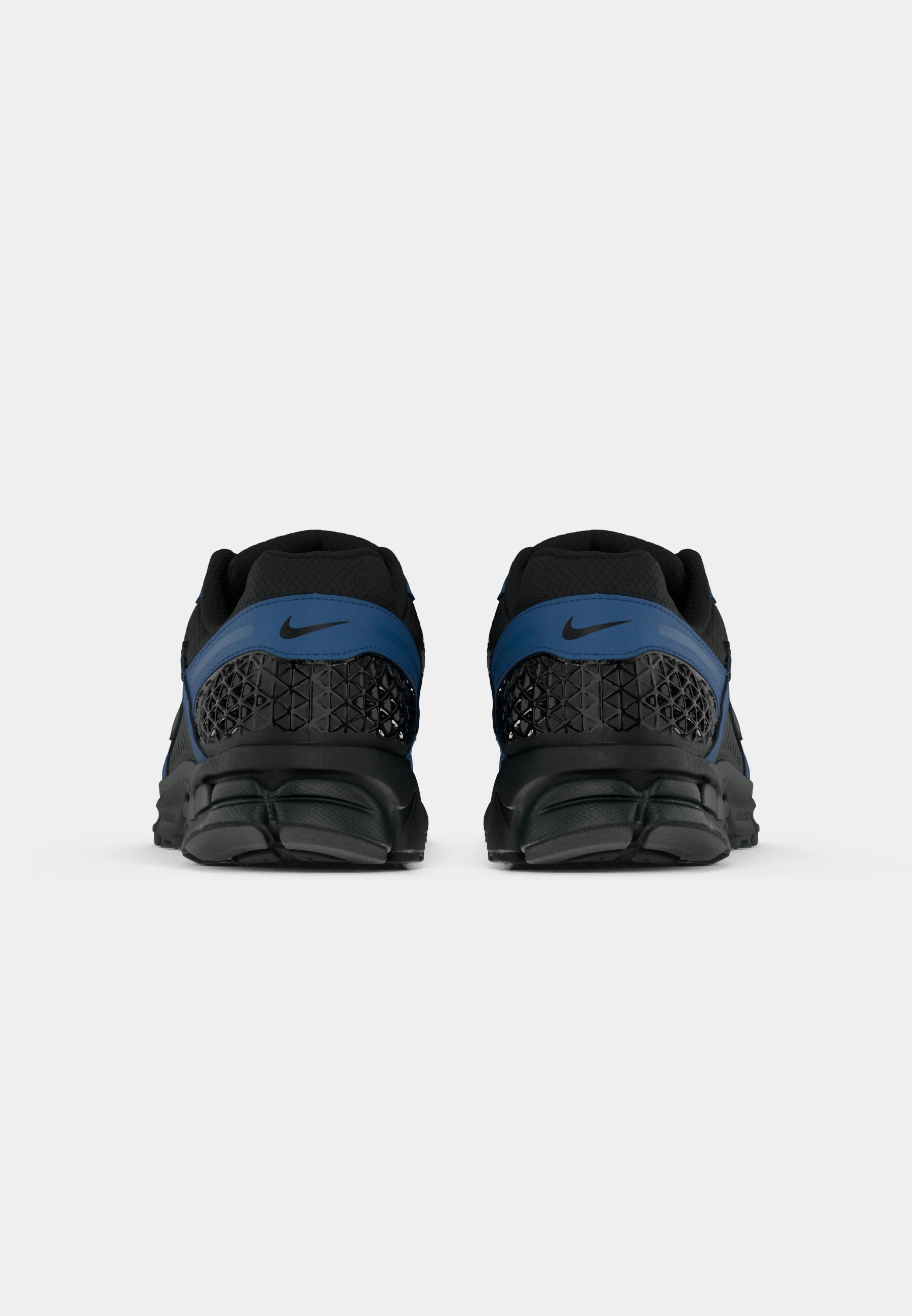 Nike Sportswear ZOOM VOMERO 5 REFLECT - Sneakers laag - black/star