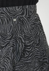 Koroshi SHORT - Apliekamie svārki - gris grey