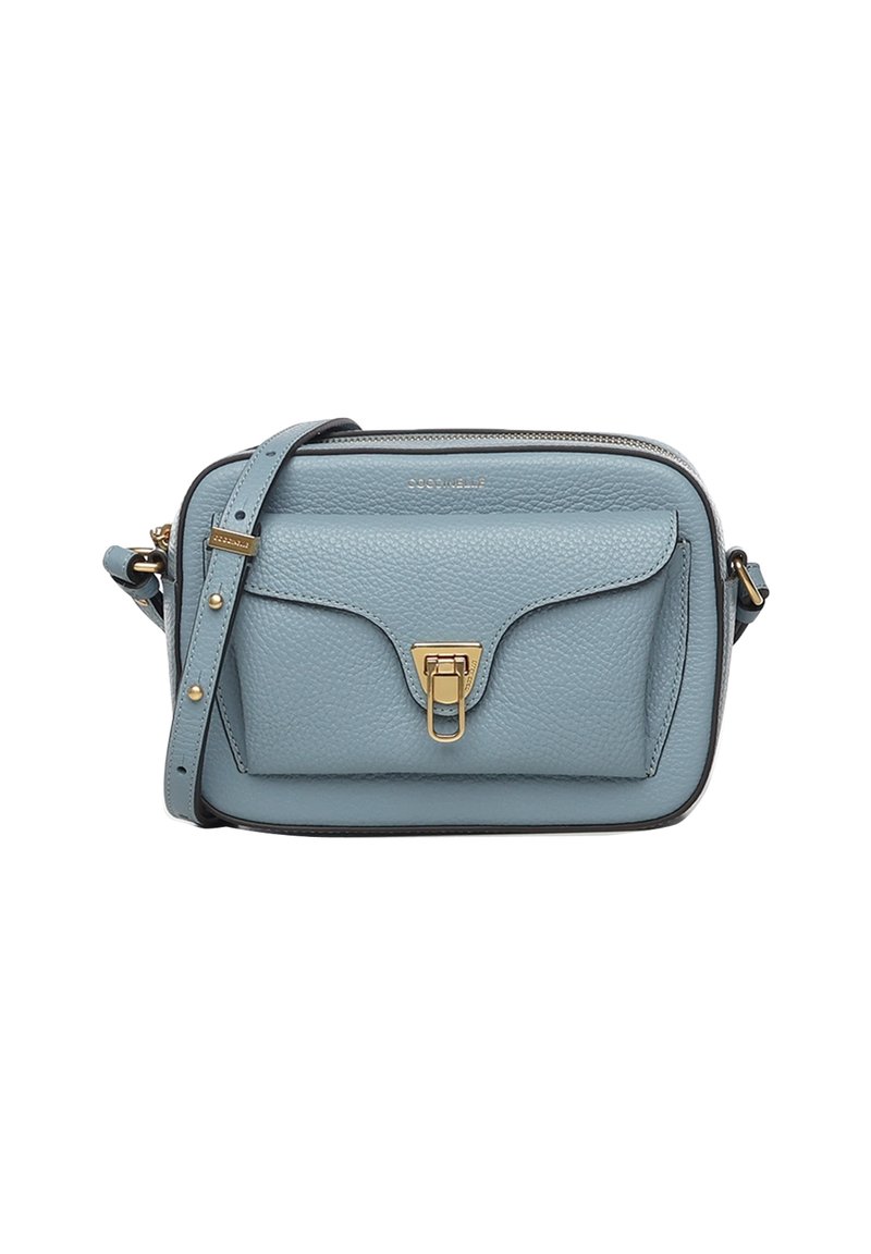 Borsa a tracolla in pelle azzurra chiaro con chiusura dorata, tasca anteriore e tracolla regolabile. Superficie strutturata e bordatura scura a contrasto.