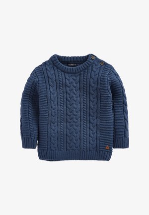 Pull bleu marine en maille torsadée avec col rond, poignets et ourlet côtelés, et deux boutons sur l'épaule gauche pour la fermeture.