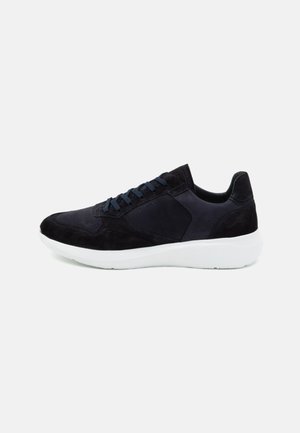 ROCKY ROAD WAVE - Matalavartiset tennarit - navy