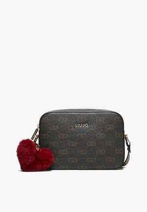 LIU JO CROSSBODY BAG WITH LOGO AND POLYESTER CHARM - Taška s příčným popruhem - brown