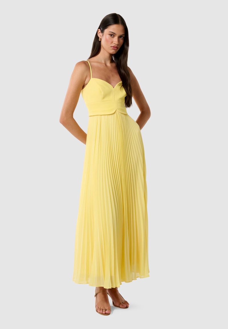 strapless open back dress In February Pleated Halter Midi Dress – Social Threads