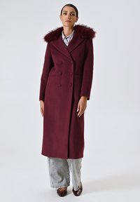 Rinascimento Cappotto classico - red
