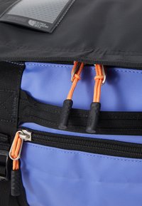 The North Face BASE CAMP DUFFEL - XS - Ranac - indigo plum-bright foam-papaya