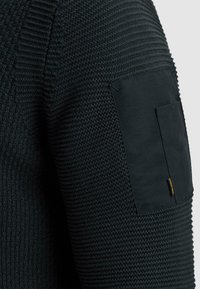 Non sélectionné, carbon