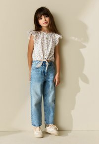 Neizvēlēts, lilac floral