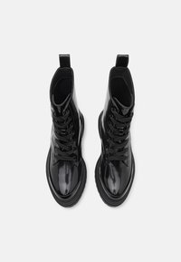 Tommy Hilfiger FLAG RAIN LACE UP BOOT - Platform bokacsizmák - black