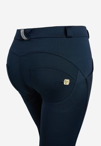 Freddy PUSH UP WR.UPÂ® CLESSIDRA VITA REGULAR - Pantaloni - blu navy