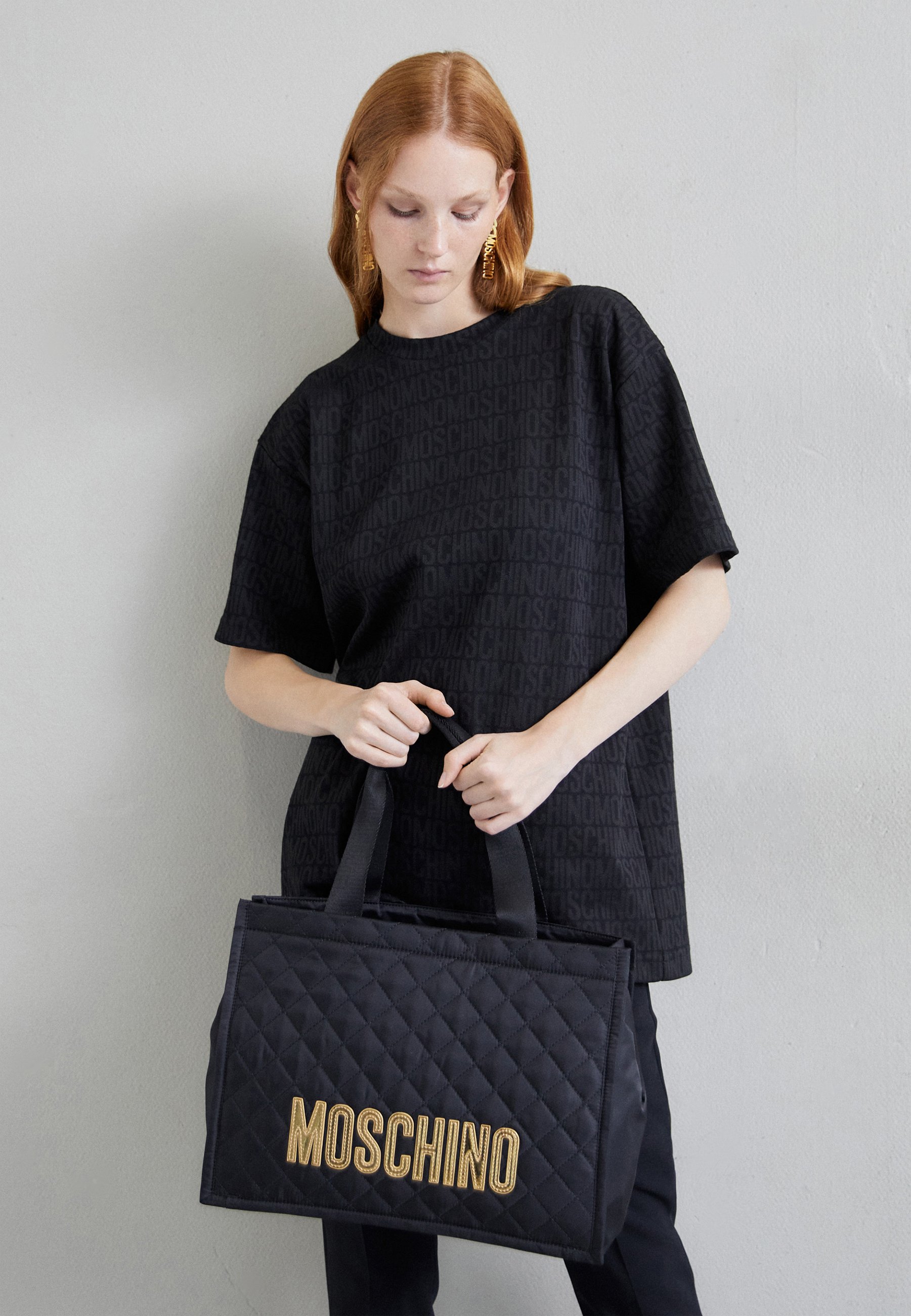 MOSCHINO QUILTED LOGO SHOULDER BAG - Handbag - fantasy black/black  