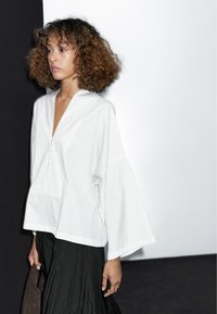 Massimo Dutti -UP FRONT  - Blouse - white