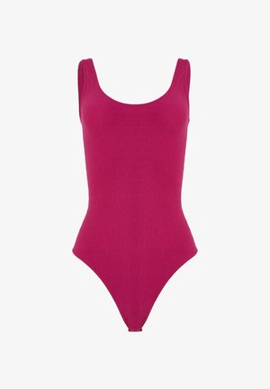 Maillot de bain une pièce fuchsia avec un décolleté arrondi, des bretelles fines et des jambes échancrées, fabriqué en tissu lisse et extensible.