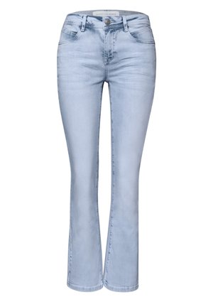 Jean taille haute bleu clair avec légère évasement, poches avant, fermeture par bouton, et détails légèrement délavés sur les cuisses.