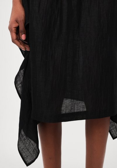 Henrik Vibskov UNCUT SKIRT - Jupe trapèze - black