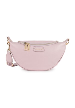 Sac bandoulière en cuir rose avec un design courbé, accessoires en or et fermeture éclair. Anse réglable et détail de logo gravé.