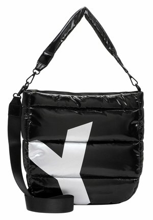 Sac à bandoulière noir rembourré avec larges bretelles amovibles et grand motif blanc en forme de flèche sur le devant.