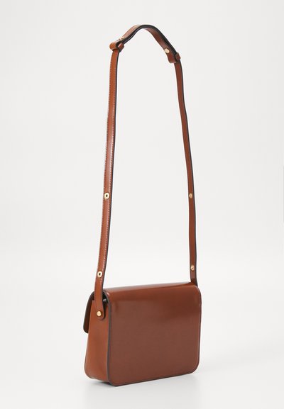 Tory Burch ROBINSON SPAZZOLATO CONVERTIBLE SHOULDER BAG - Skuldertasker - dark sienna