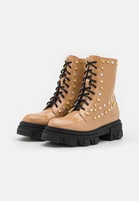 CHIARA FERRAGNI Botines con plataforma - tan