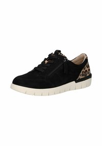 Sneaker in suede nero con accentuazione in stampa leopardata testurizzata sul tallone, dotata di lacci neri, zip laterale e suola bianca chunky.