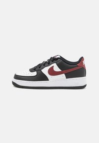 Nike Sportswear AIR FORCE 1 UNISEX - Zapatillas - black/dark team red/summit white/white