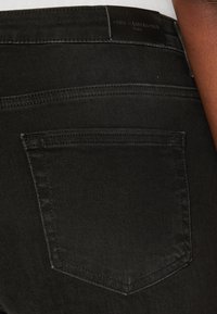 ONLY Carmakoma CARWILLY - Straight leg jeans - black