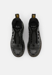 Dr. Martens Stivaletti con plateau - mottled black