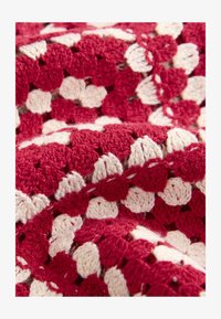 Selezionato, red white