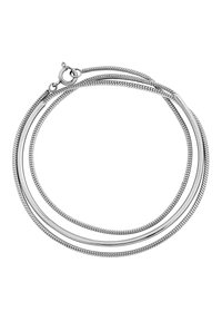 Collier en argent avec trois brins de différentes épaisseurs ; présente une finition lisse et texturée avec un fermoir à homard.