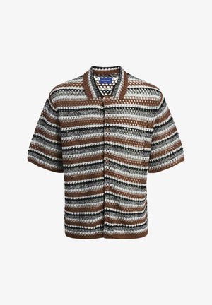 Cardigan à manches courtes avec des rayures marron, noir et blanc. Tissu tricoté texturé avec un devant à boutons et un col contrastant.