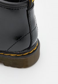 Dr. Martens 1460 - Μποτάκια με κορδόνια - black