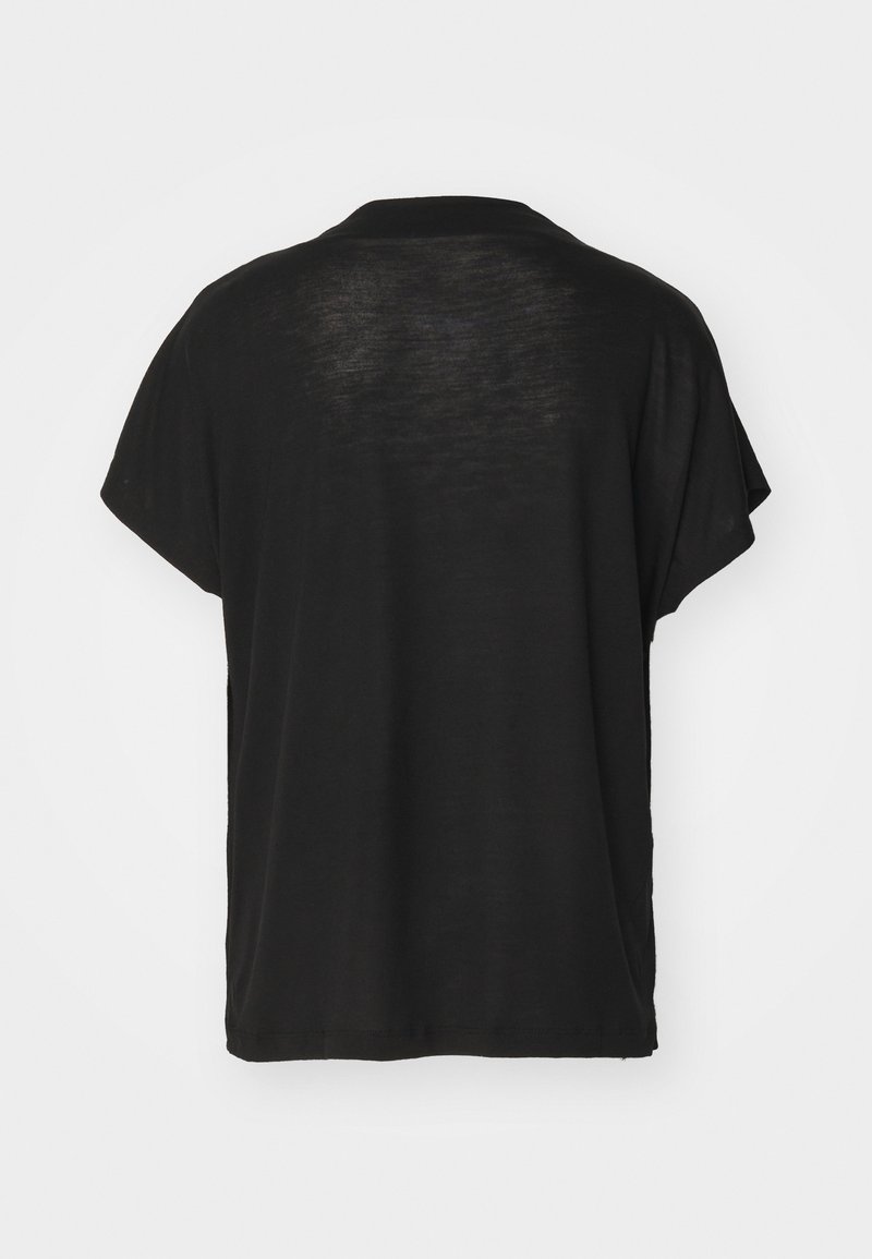 Schwarzes T-Shirt mit kurzen Ärmeln, Rundhalsausschnitt und lässiger Passform, aus leichtem Stoff. Glatte Textur, keine sichtbaren Muster oder Akzente.
