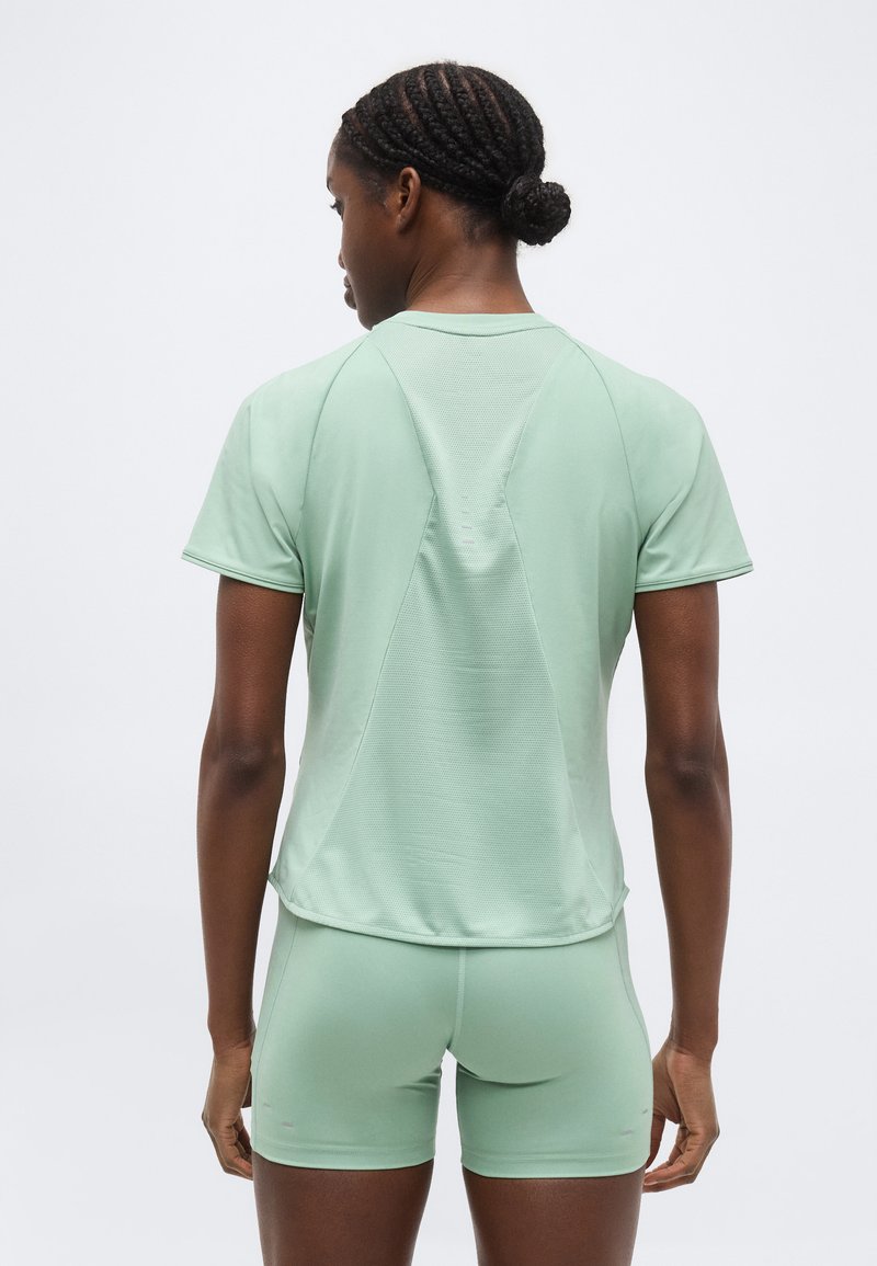 Nike Performance SWIFT - Sportovní tričko - steam