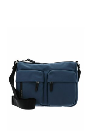 Sac bandoulière bleu avec deux poches avant zippées et sangle noire réglable sur fond blanc.