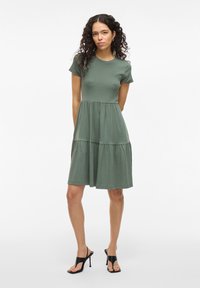 VILA Petite Robe pull - laurel wreath