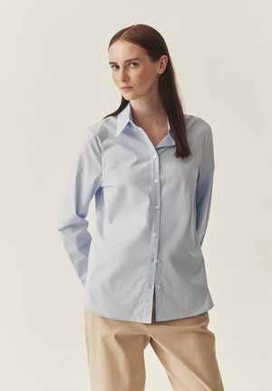 ARTICLE ERWINA - Skjortebluser - very light blue