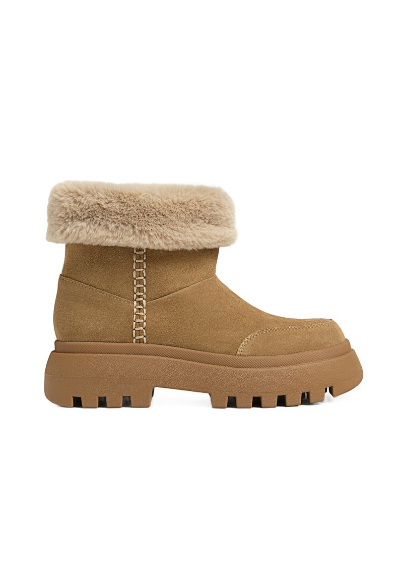 Stradivarius Snowboots beige Stradivarius Snowboots beige