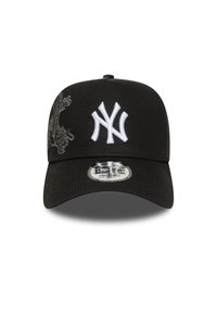 Casquette noire avec logo NY brodé en blanc, tissu texturé, visière courbée et broderie complexe de dragon gris sur le côté. Fermeture ajustable à l'arrière.