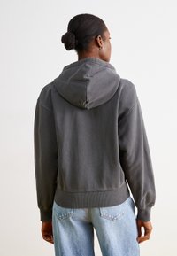 Carhartt WIP HOODED NELSON JACKET - Lukuga pusa - graphite