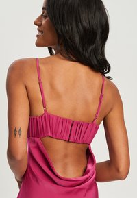 BWLDR BERNETTE  - Apģērbs svinīgiem gadījumiem - hot pink