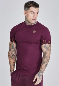 SIKSILK - T-shirt z nadrukiem