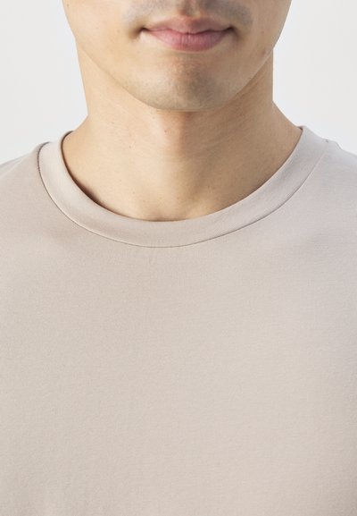 Main image 7, Enlarge