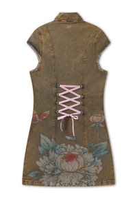 Robe en denim marron sans manches avec un dos lacé rose et un imprimé floral délavé près de l'ourlet, avec un petit logo sous le col.