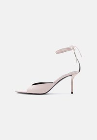 Επιλέχθηκε, pale rose