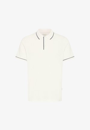 Polo blanc à manches courtes avec bordure noire sur le col, la patte de boutonnage et les bords des manches, présenté sur un fond uni.