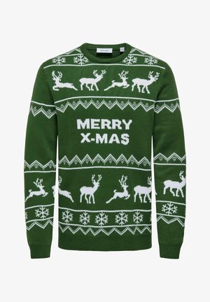 Grøn strikket sweater med hvide rensdyr, snemænd og teksten "MERRY X-MAS", samt et geometrisk mønster over brystet og ærmerne.