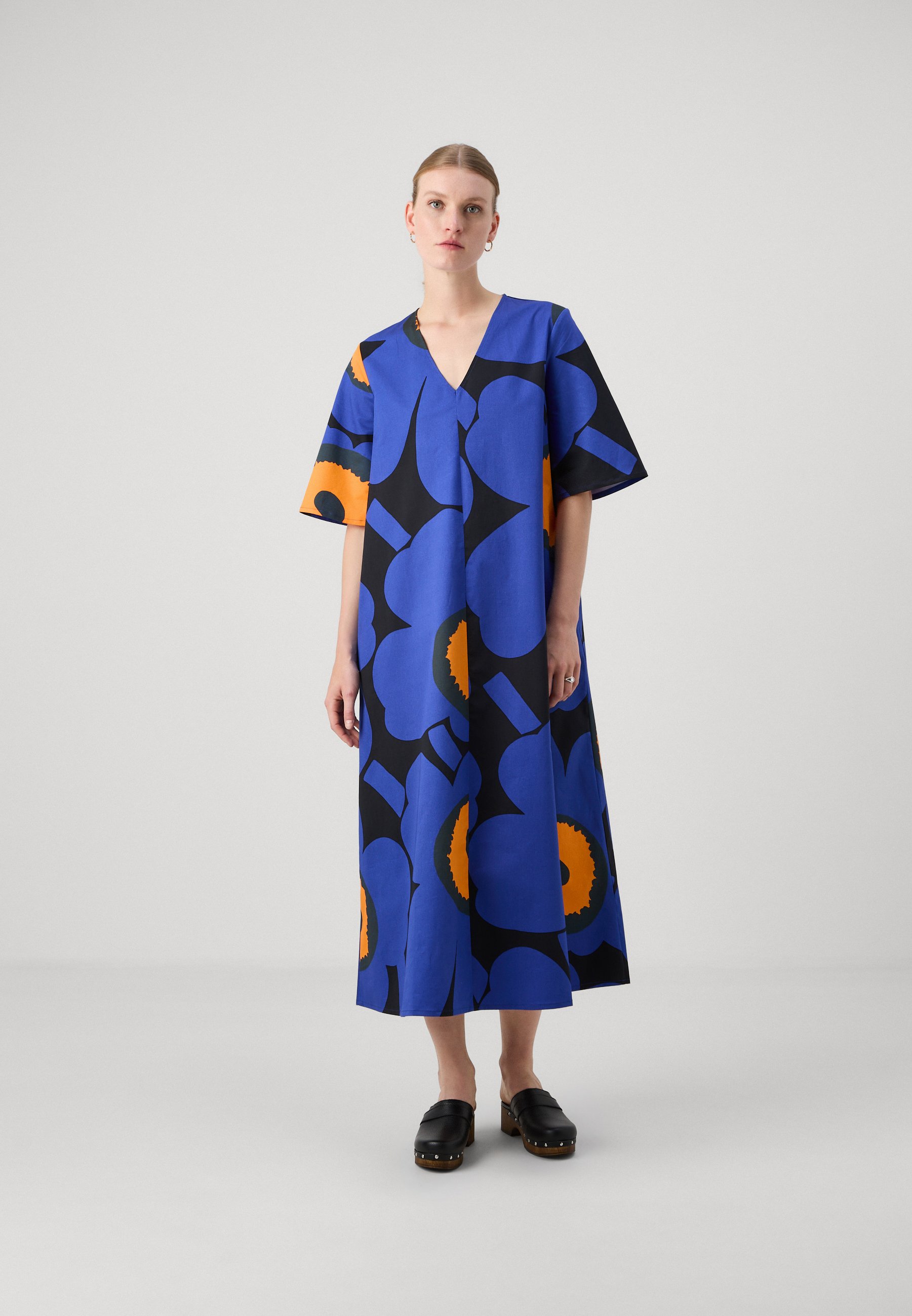 marimekko - Kellotus Unikko ワンピース Marimekko KELLOTUS UNIKKO POPLIN DRESS - Vapaa-ajan mekko