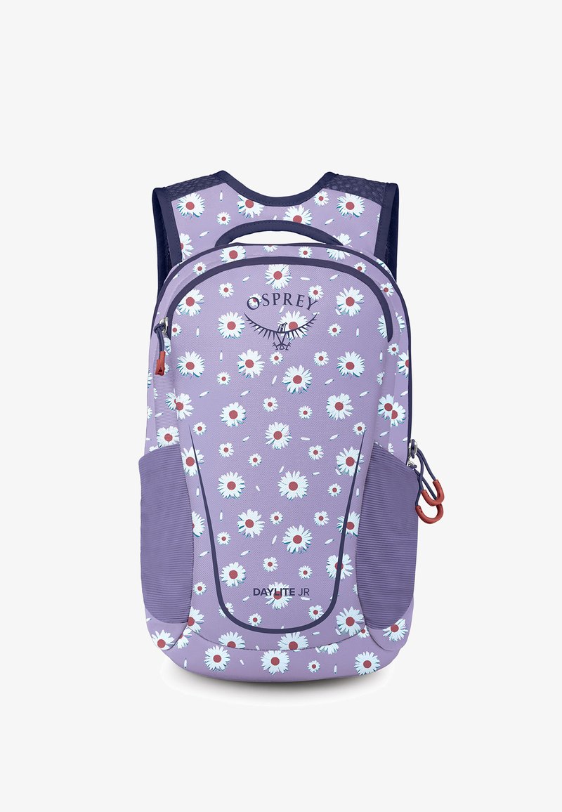 Mochila morada con patrón floral, que presenta margaritas azules y blancas, correas ajustables, cierre de cremallera y bolsillo lateral. Marca: Osprey Daylite JR.