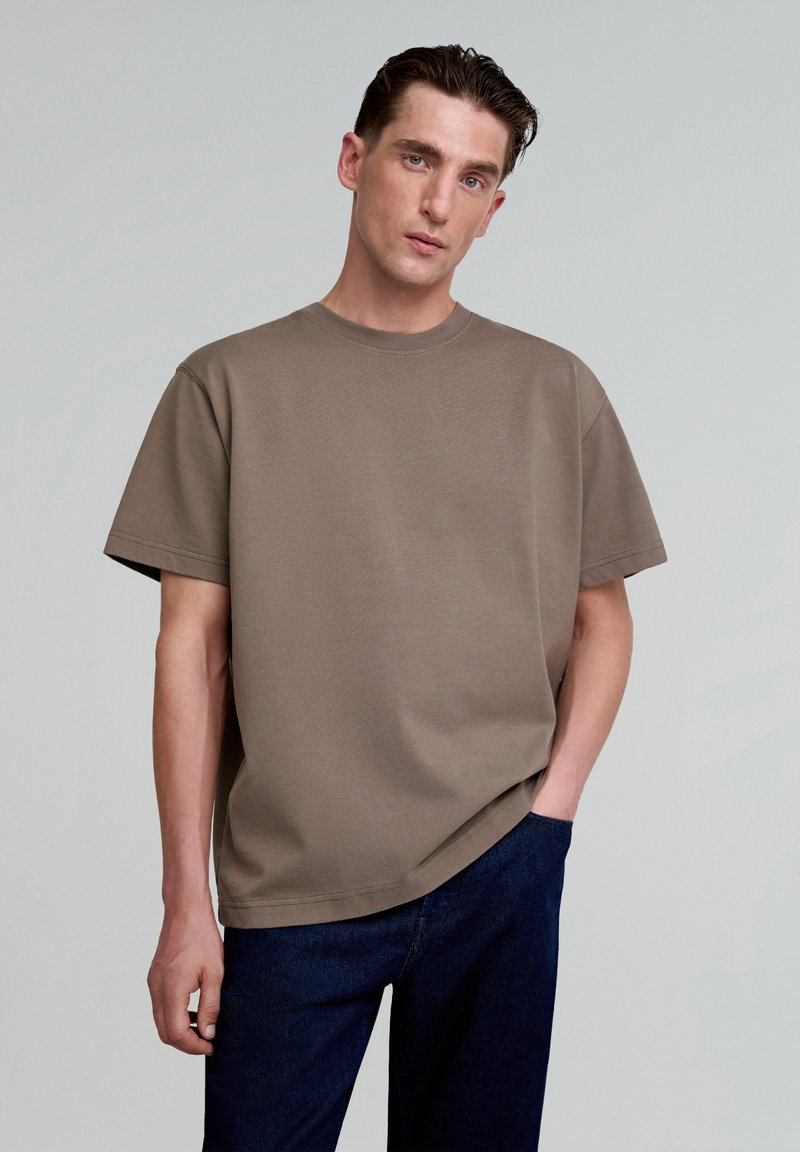 Scalpers SOLID - T-shirts basic - brown